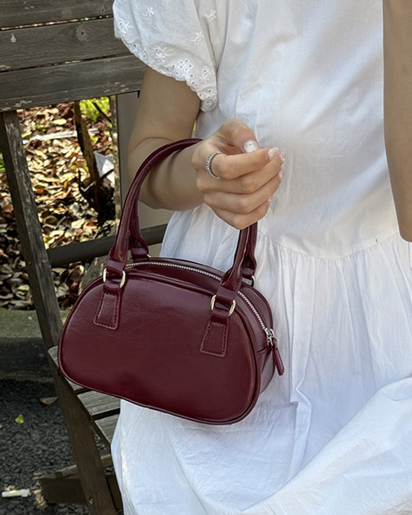 Weinrote Handtaschen