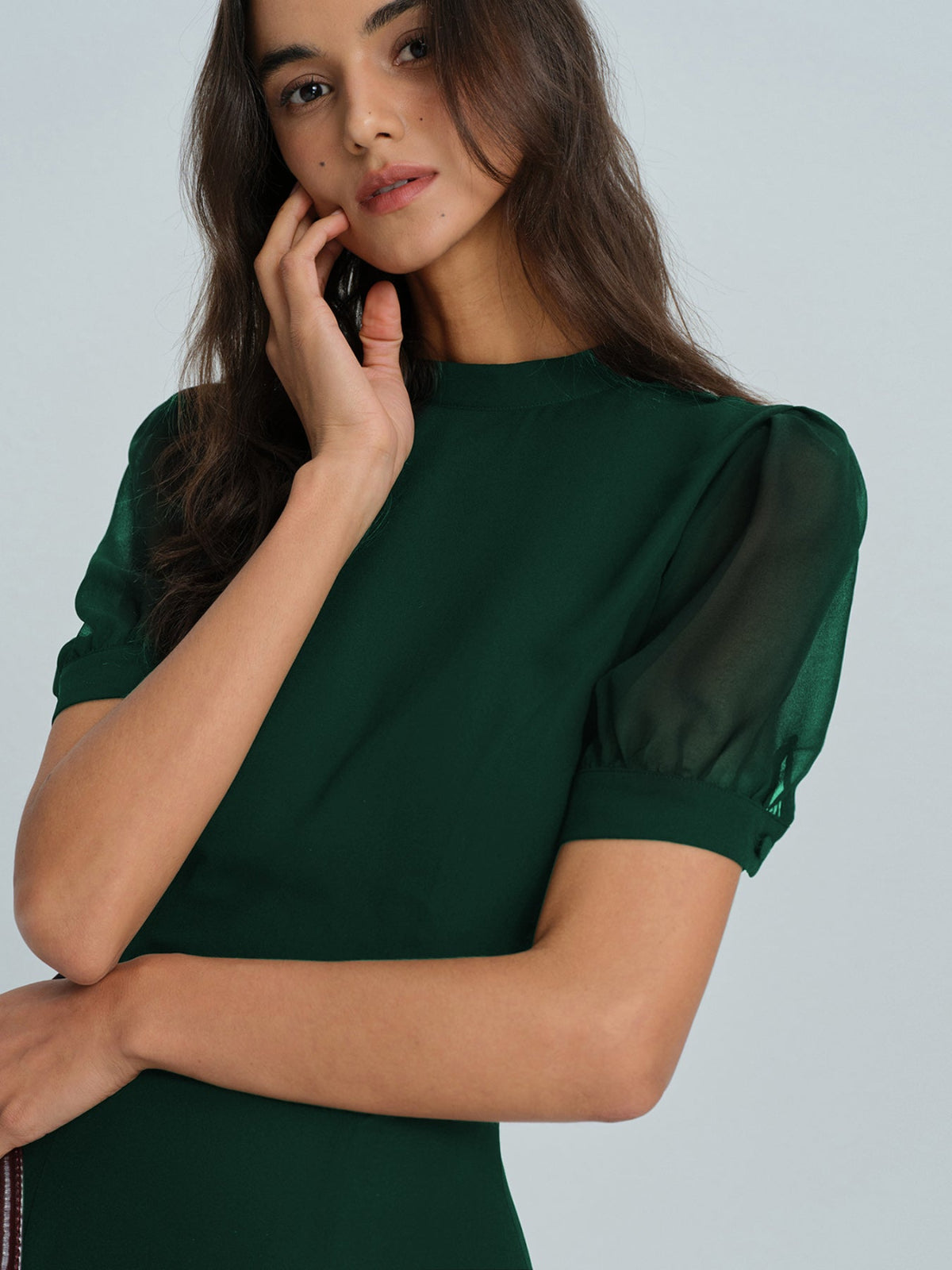 Grünes Chiffon-Minikleid mit Stehkragen
