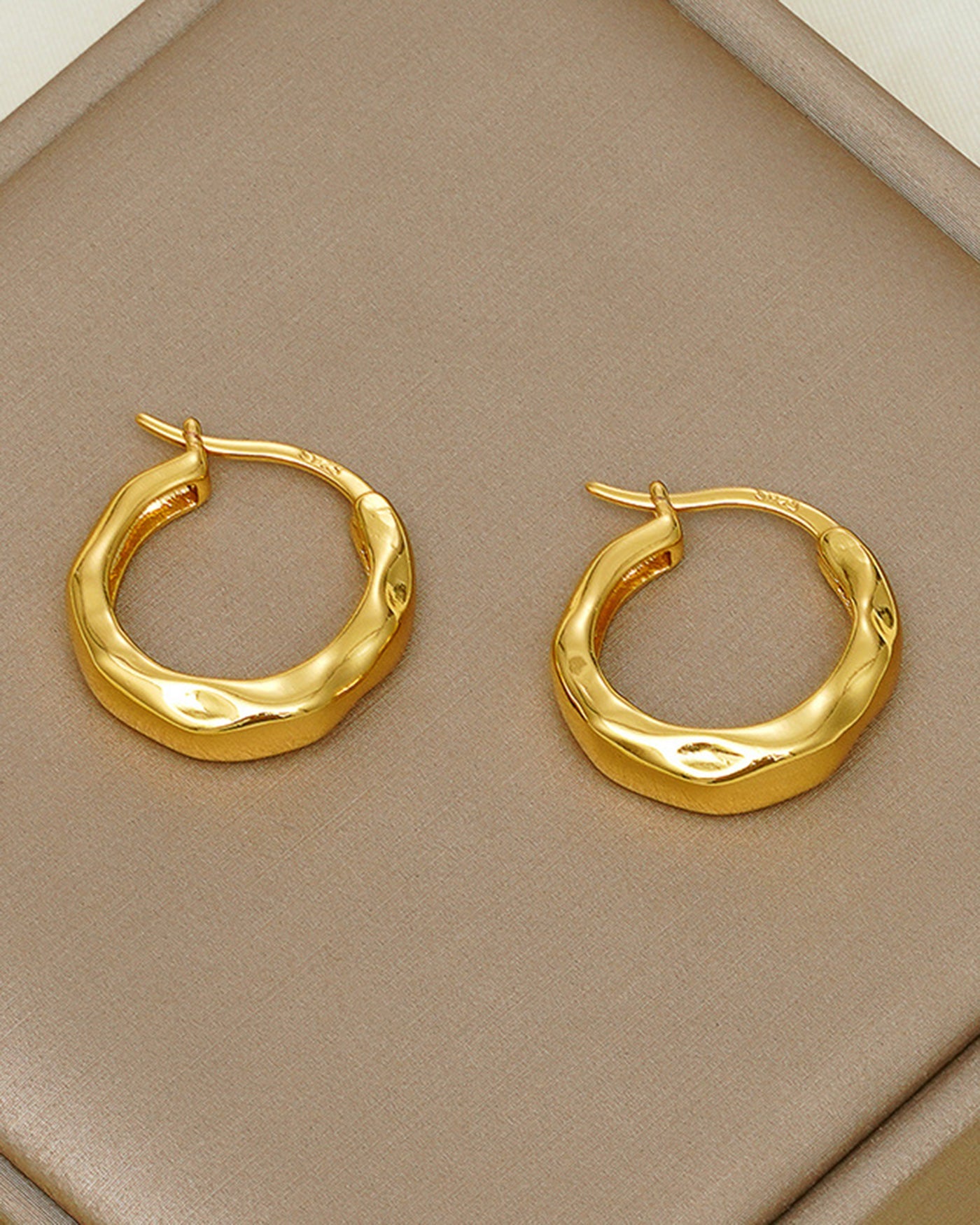 Goldohrringe