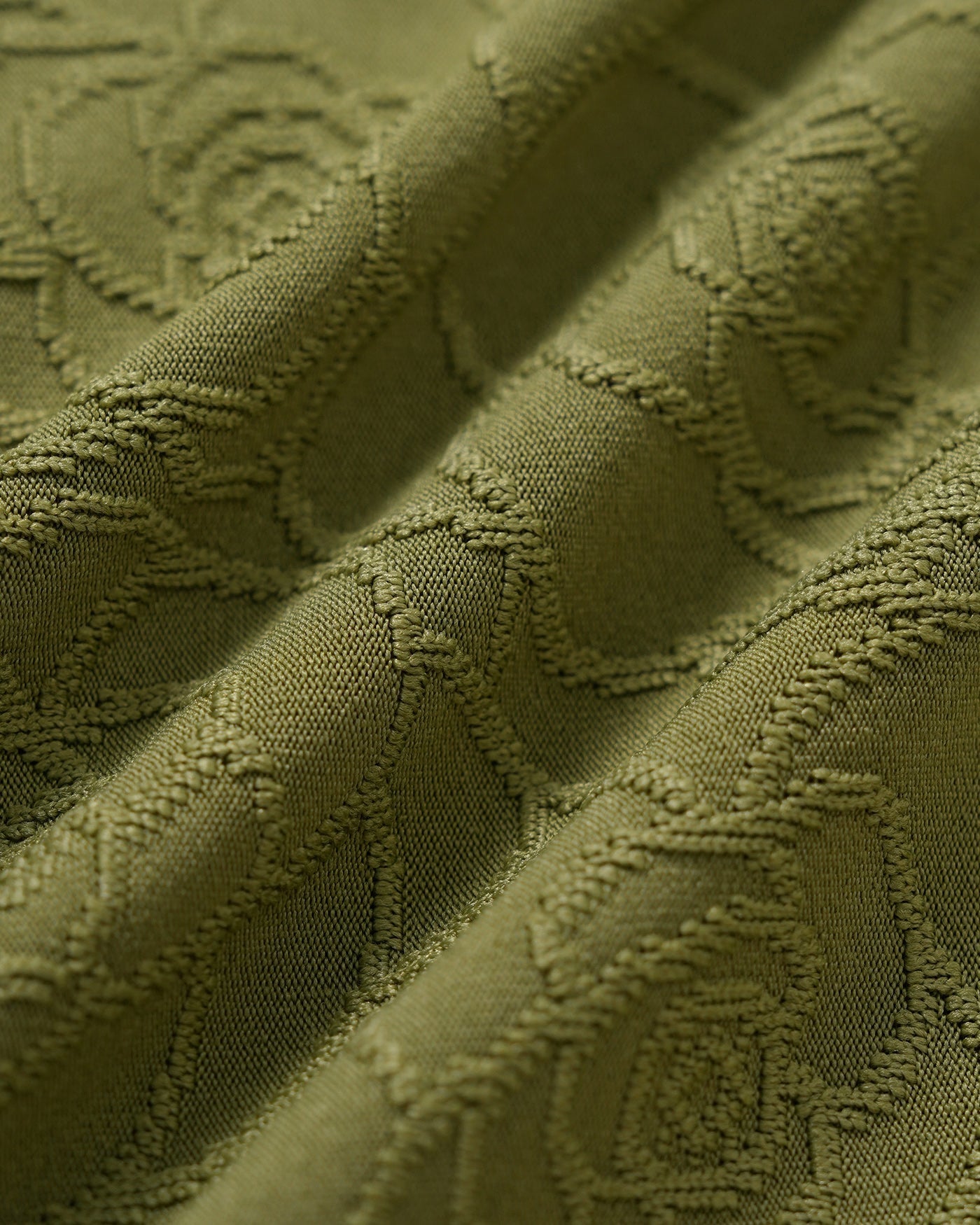 Grünes kontrastierendes Slip-Minikleid
