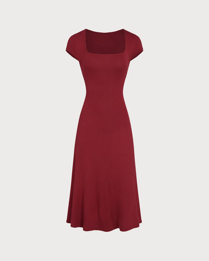 Rotes Midikleid mit eckigem Ausschnitt und Taschen