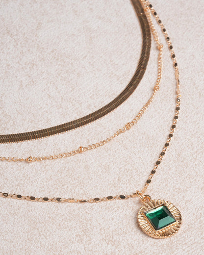 Damenkette im Lagenlook