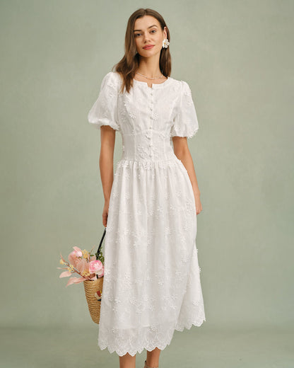 Weißes Midikleid mit Blumenmuster und Rundhalsausschnitt