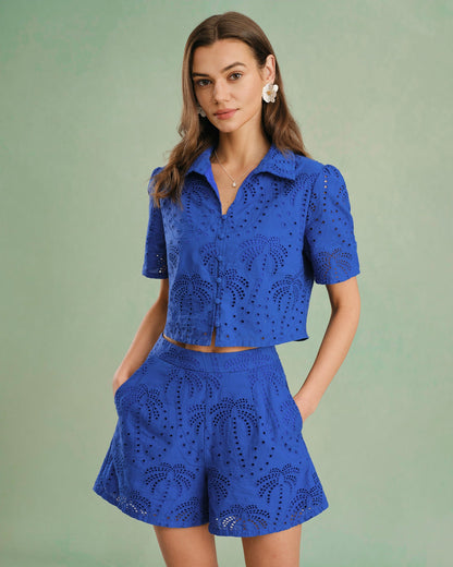 Kurze Baumwollhose mit blauer Stickerei