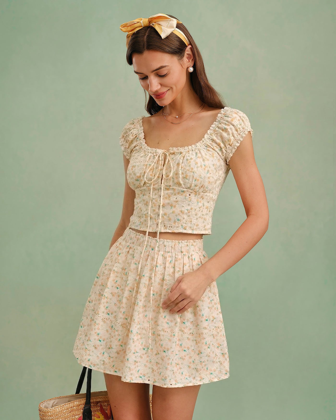 Gelbe florale Bluse mit eckigem Ausschnitt