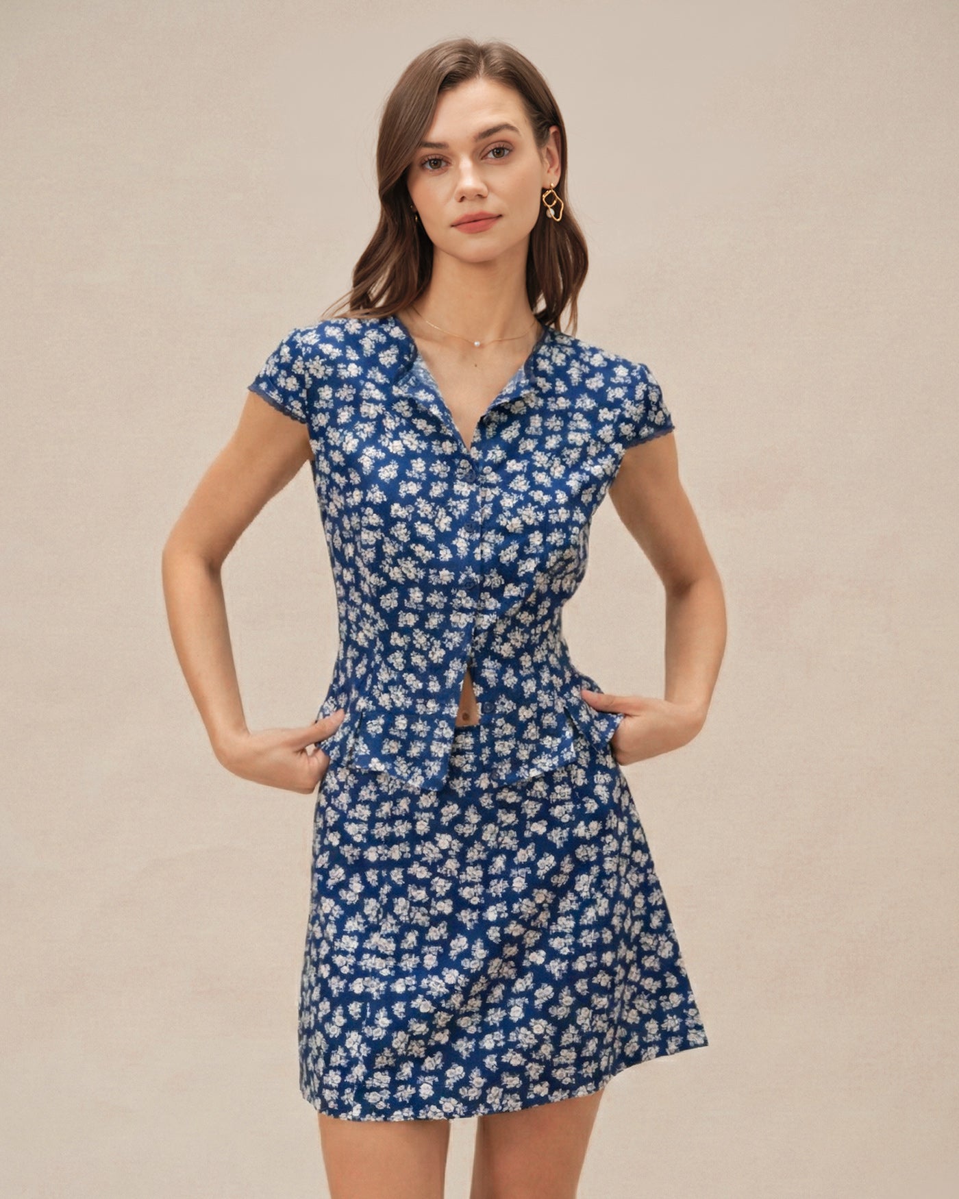 Blaues Blumenmuster Kurzarm-Knopfleiste-Bluse