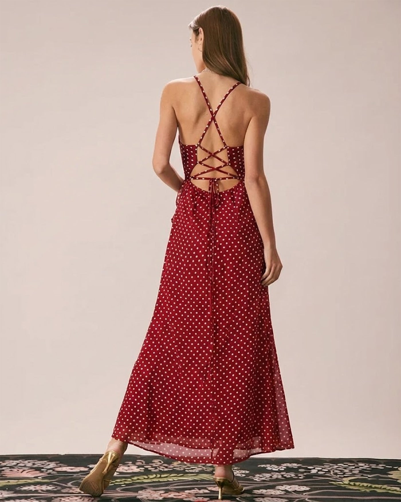 Rotes gepunktetes Slip-Maxikleid