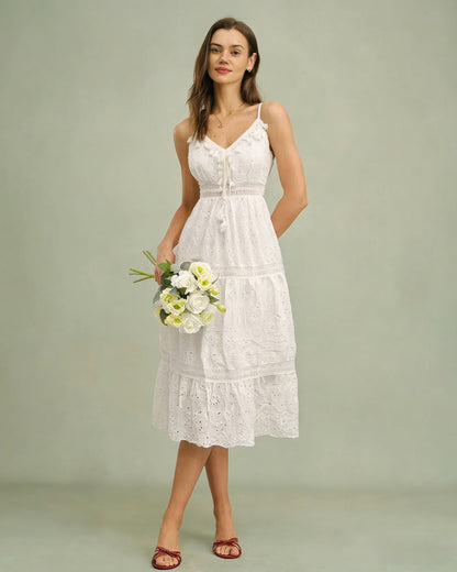 Weißes, gesmoktes langes Slip-Kleid