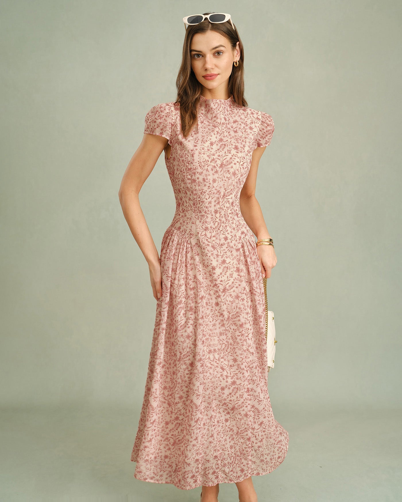 Rosa Maxikleid mit Blumenmuster und Stehkragen