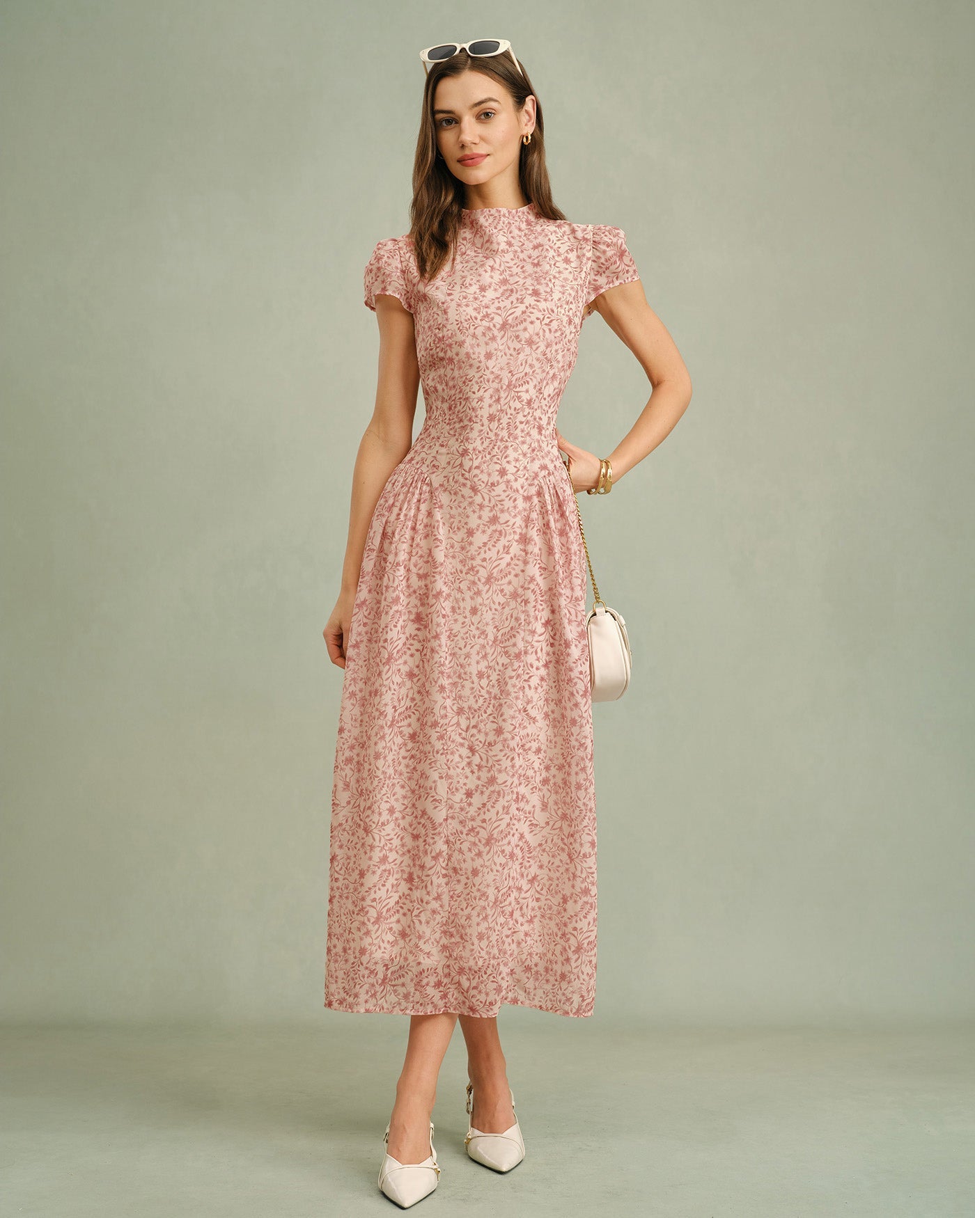 Rosa Maxikleid mit Blumenmuster und Stehkragen