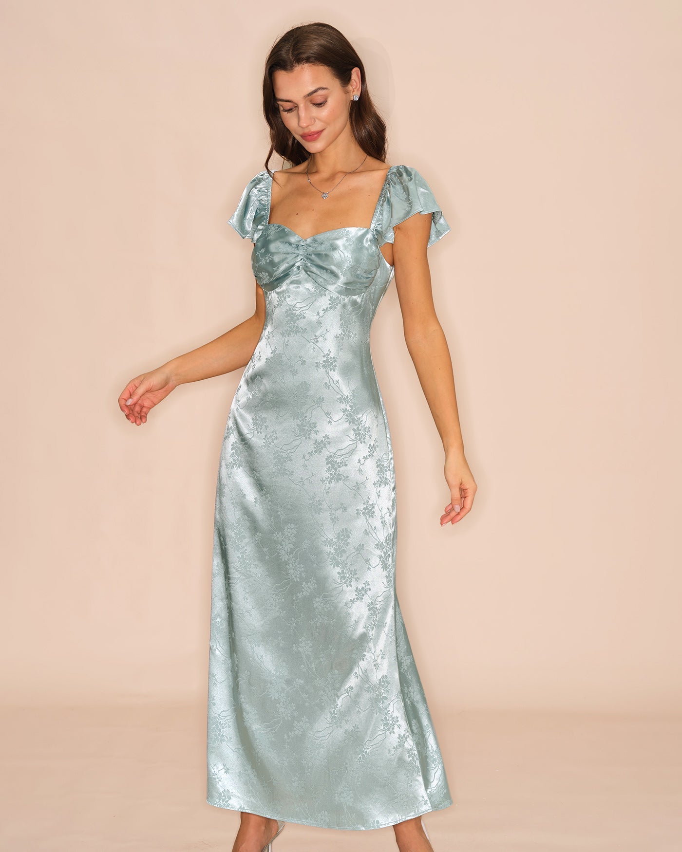 Grünes geblümtes Maxikleid mit Herzausschnitt