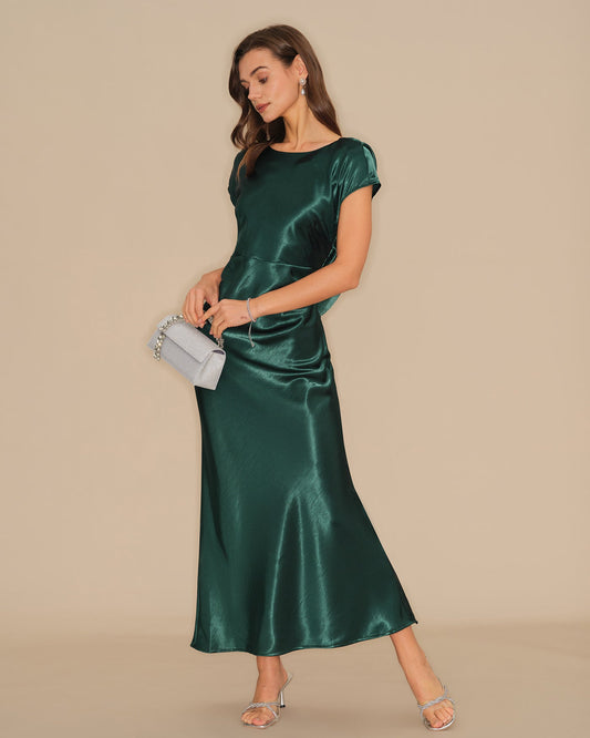 Satin-Maxikleid mit grüner Krawatte