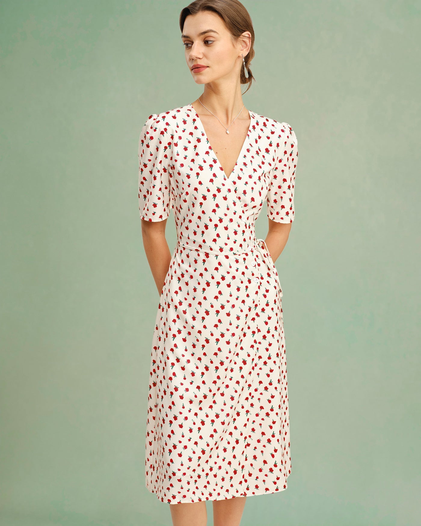Aprikosenfarbenes Blumen-Midikleid mit V-Ausschnitt