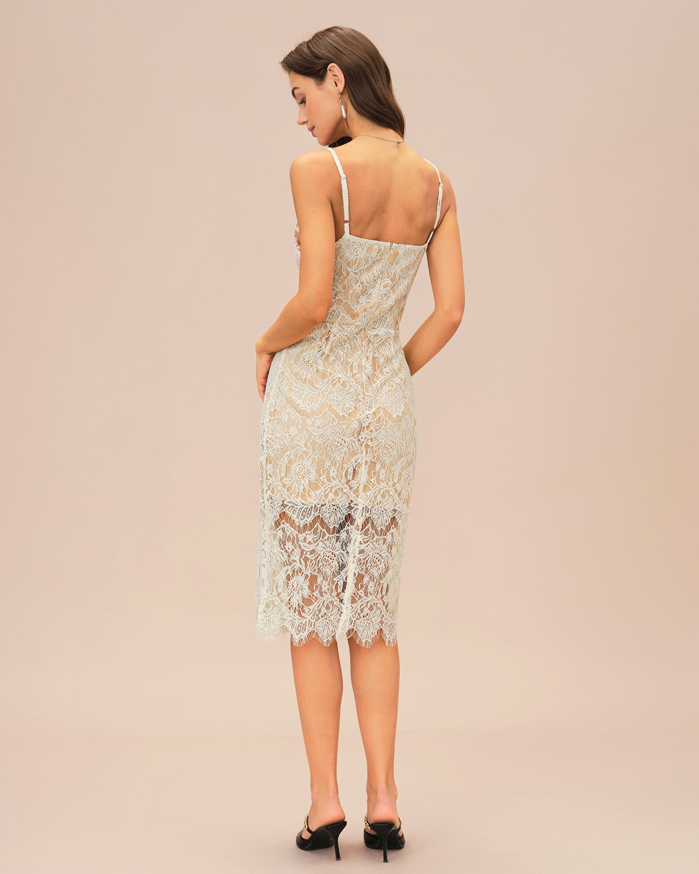 Off-weißes, strukturiertes Midikleid mit Blumenmuster