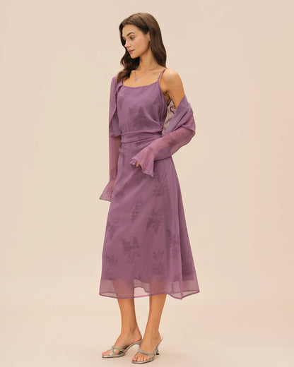 Lila geblümtes gerafftes Slip-Midikleid