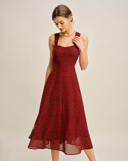 Rotes Midikleid mit Blumenmuster und Herzausschnitt