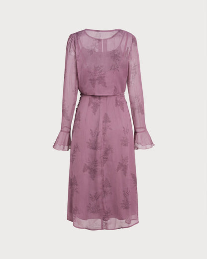 Lila geblümtes gerafftes Slip-Midikleid