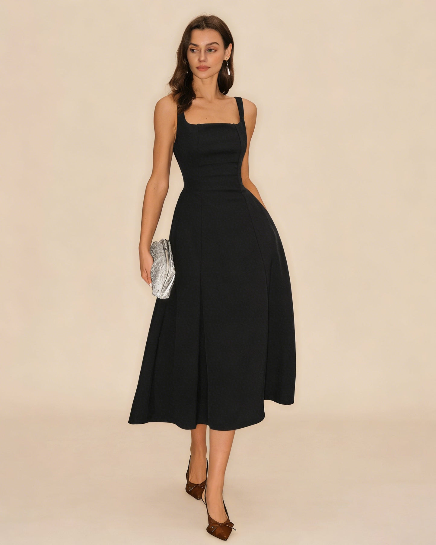Schwarzes, einfarbiges Midi-Kleid mit Reißverschluss und Trägern