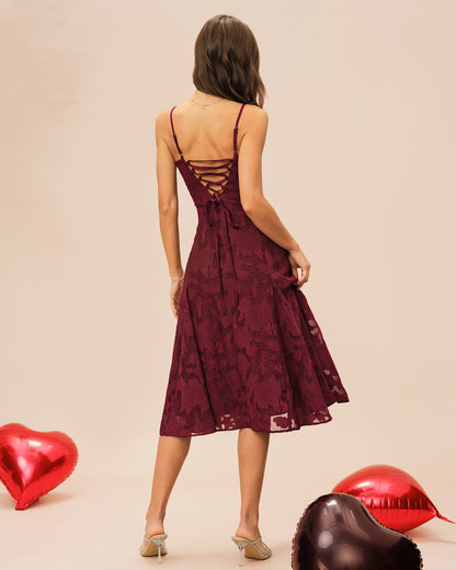 Weinrotes Jacquard-Midikleid mit Herzausschnitt zum Überziehen