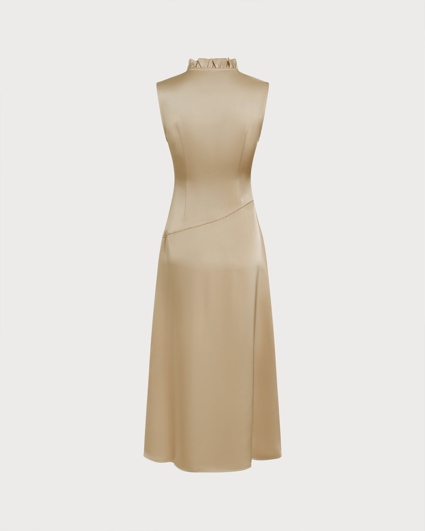 Aprikotfarbenes, gerafftes Midikleid