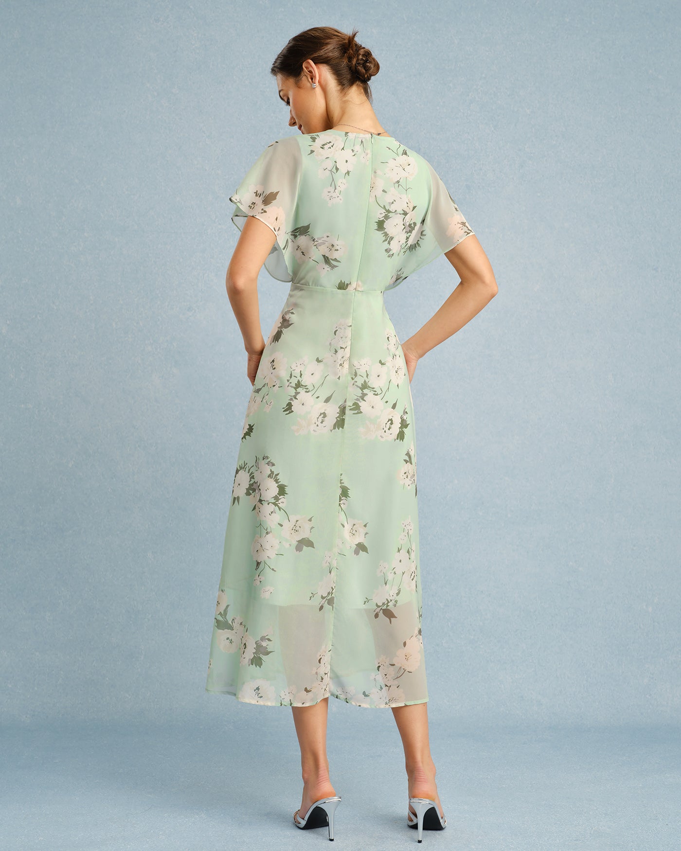 Grünes geblümtes Chiffon-Midikleid mit V-Ausschnitt