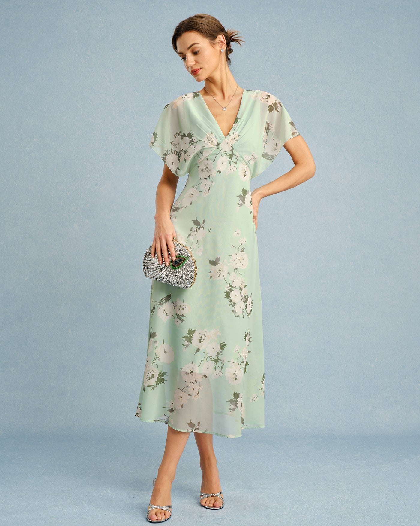Grünes geblümtes Chiffon-Midikleid mit V-Ausschnitt
