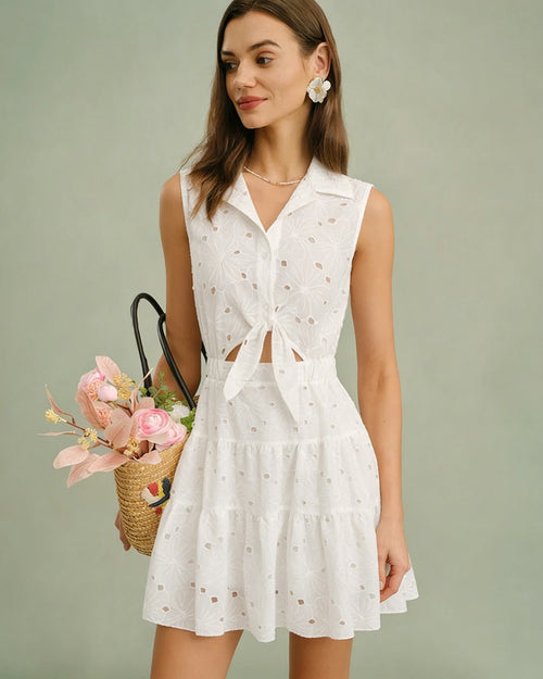 Weißes, ärmelloses Minikleid mit Kragen