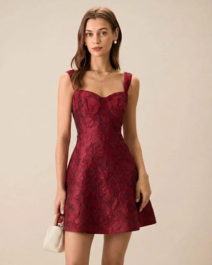 Weinrotes Jacquard-Minikleid mit Sweetheart-Ausschnitt