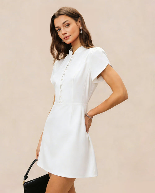 Weißes, kurzes Hemdblusenkleid mit Stehkragen