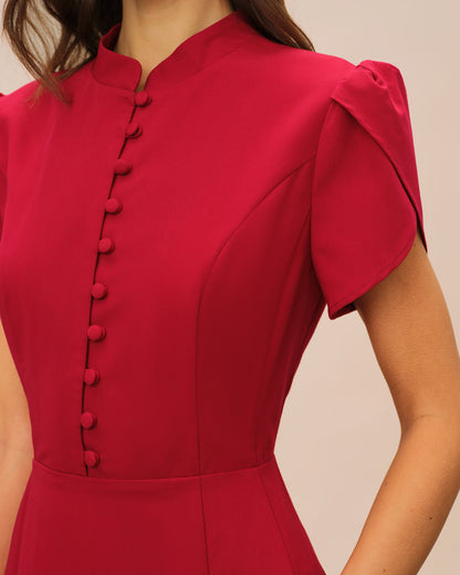 Rotes Minikleid mit Blumenärmeln