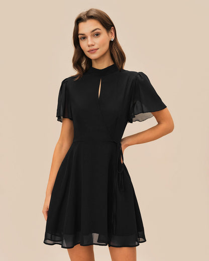 Schwarzes Minikleid mit Fledermausärmeln „Black Turtle“
