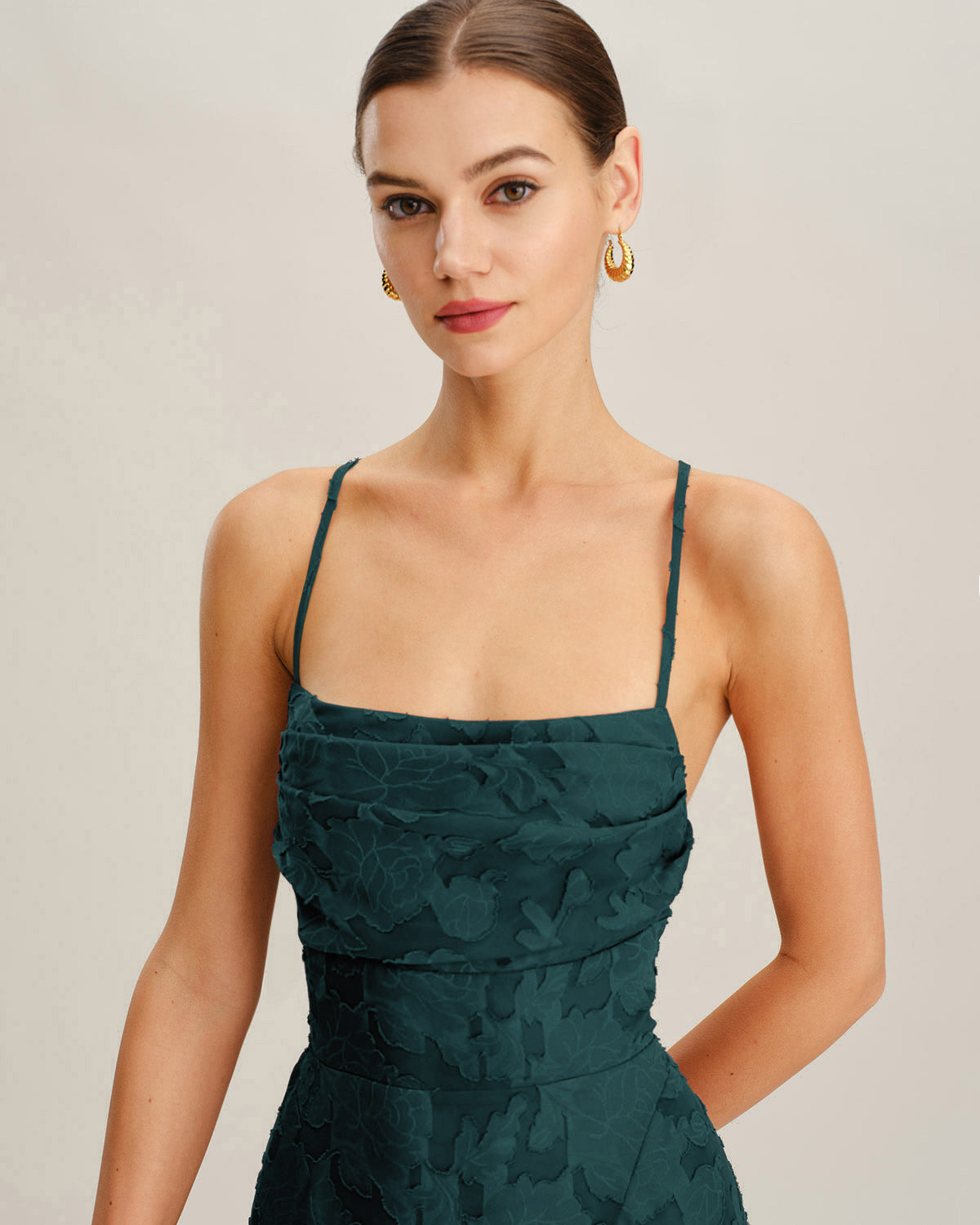 Grünes Jacquard-Minikleid im Slip-Stil