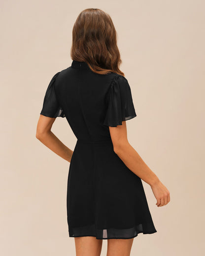 Schwarzes Minikleid mit Fledermausärmeln „Black Turtle“