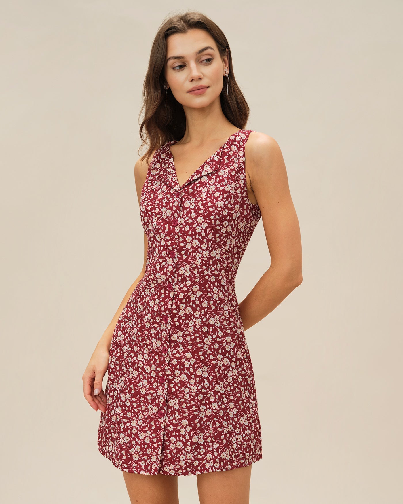 Rotes, geblümtes Mini-Kleid mit V-Ausschnitt