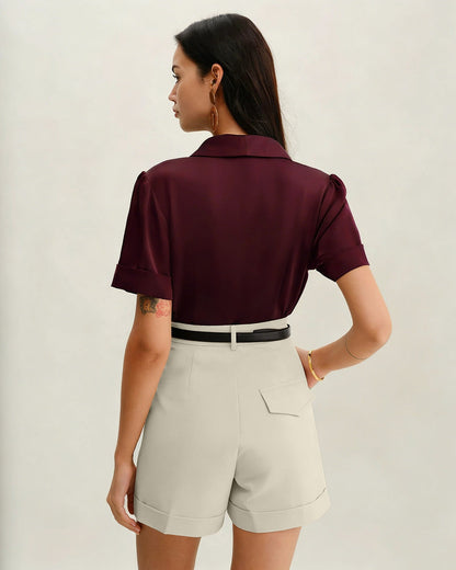 Pantaloncini grigi con cerniera e cintura