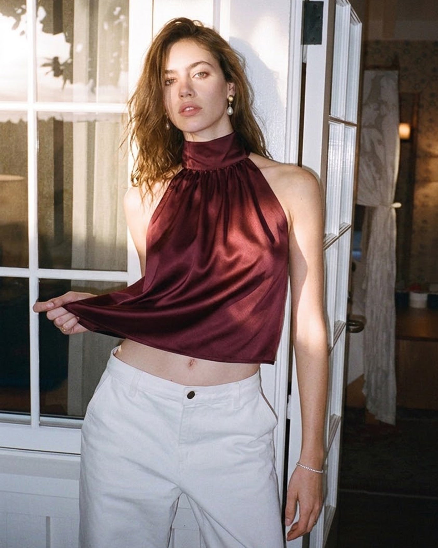 Weinrotes Schildkröten-Schleife-Satin-Tanktop