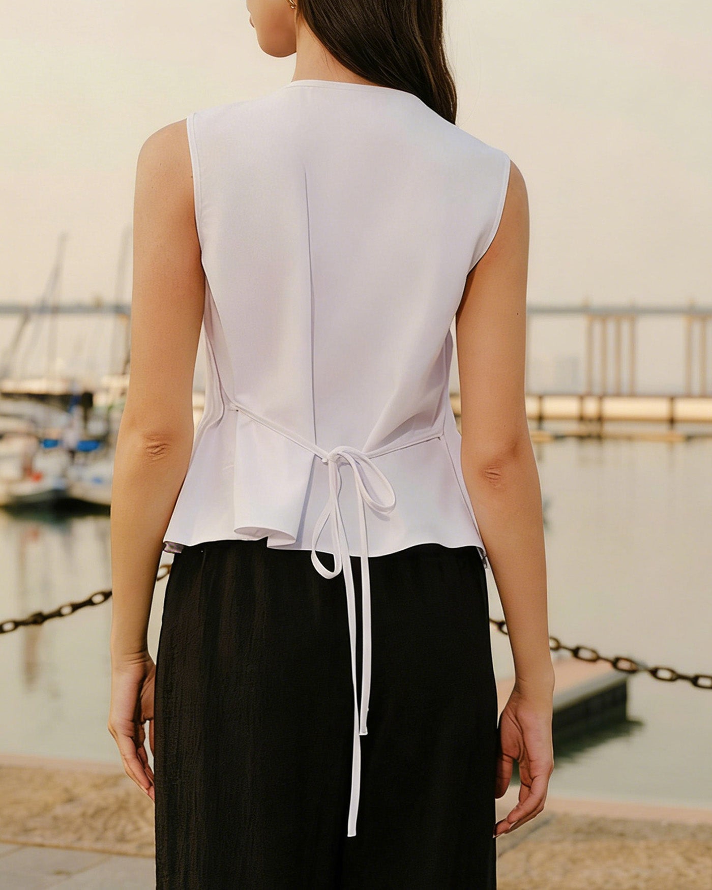 Weißes, gerafftes Tanktop mit Rundhalsausschnitt