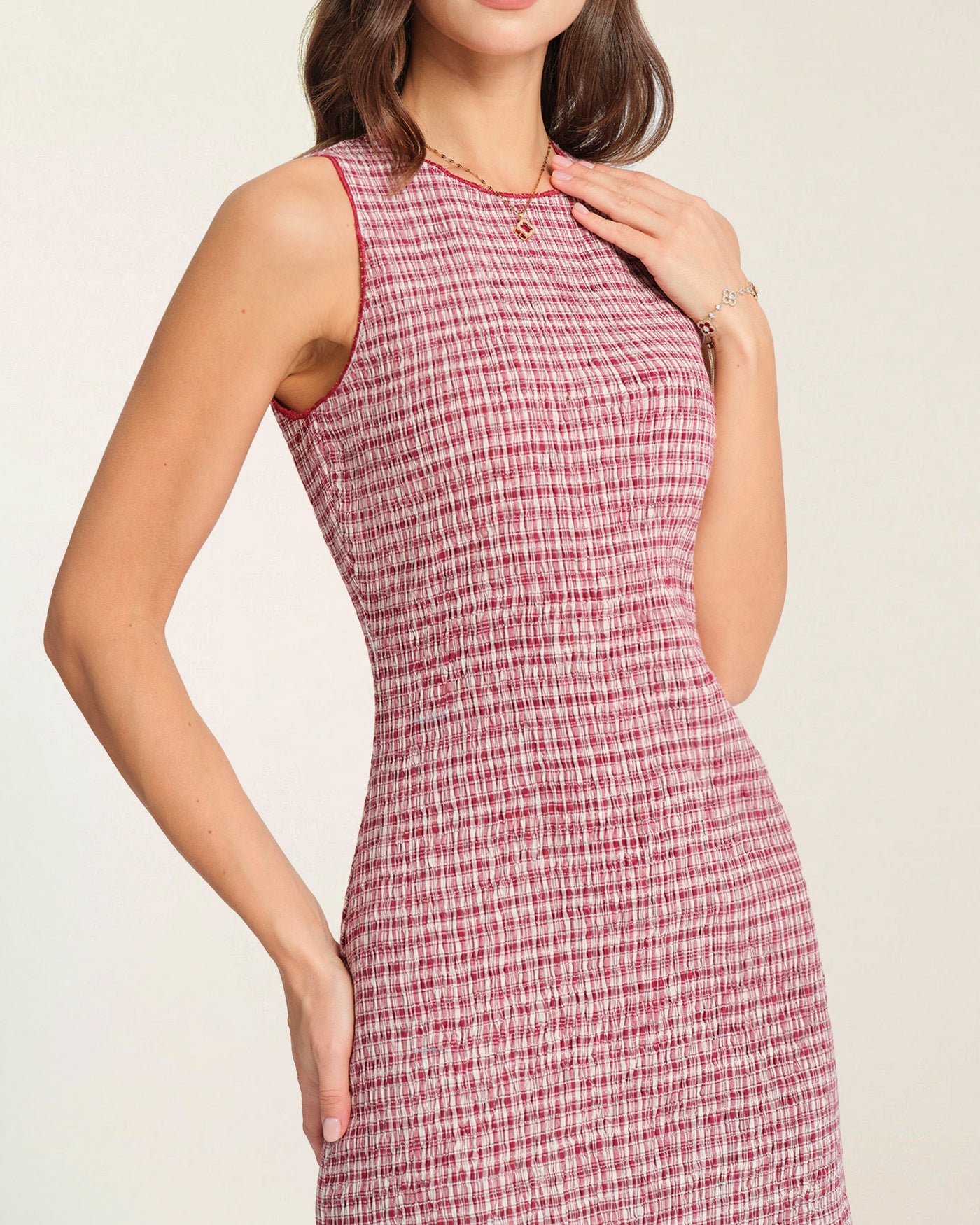 Rotes kariertes Mini-Rüschenkleid